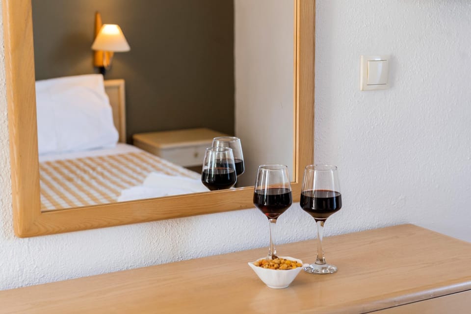 Standard Triple Room (2) | Blackout drapes, bed sheets