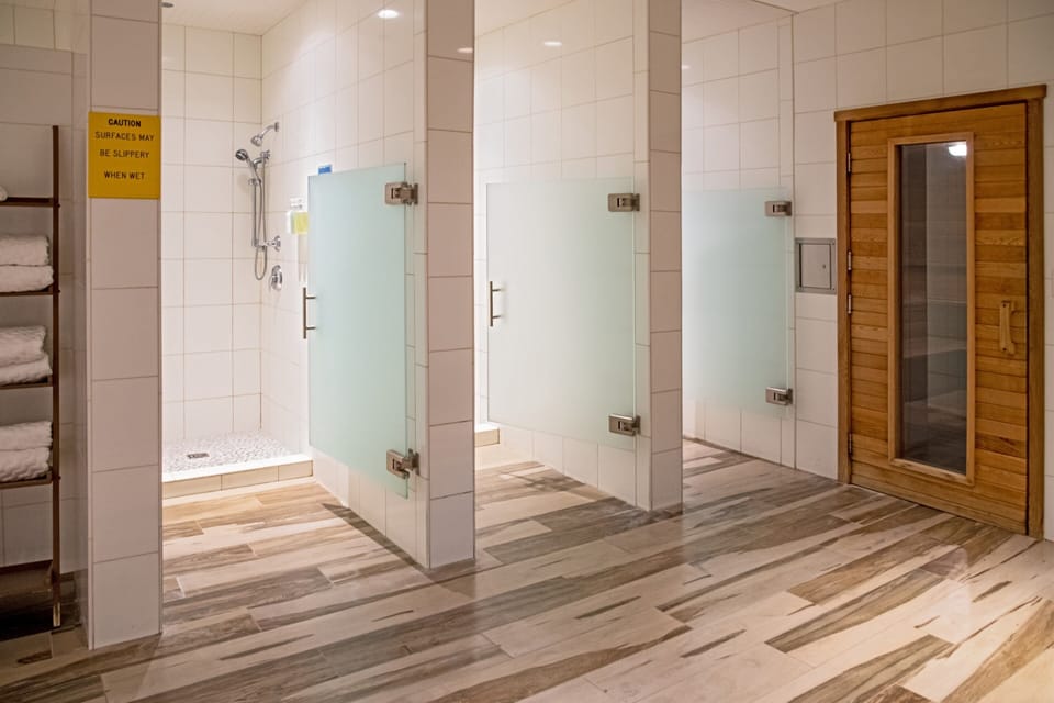 Couples treatment rooms, sauna, hot tub, steam room, body treatments