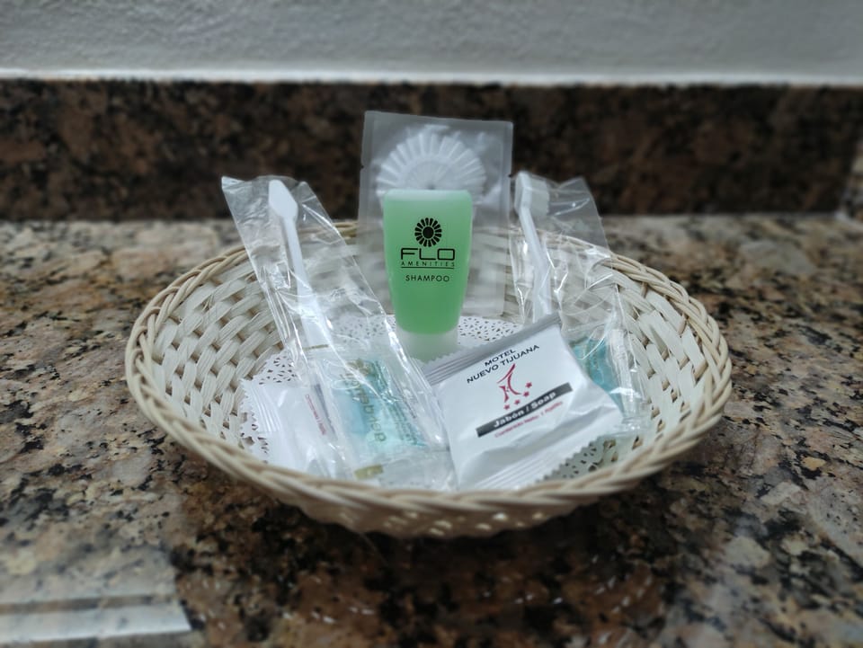 Junior Suite | Bathroom | Shower, towels