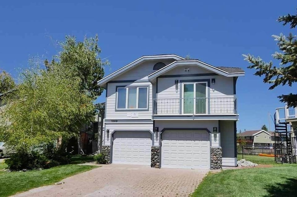 House, 4 Bedrooms | Outdoor spa tub