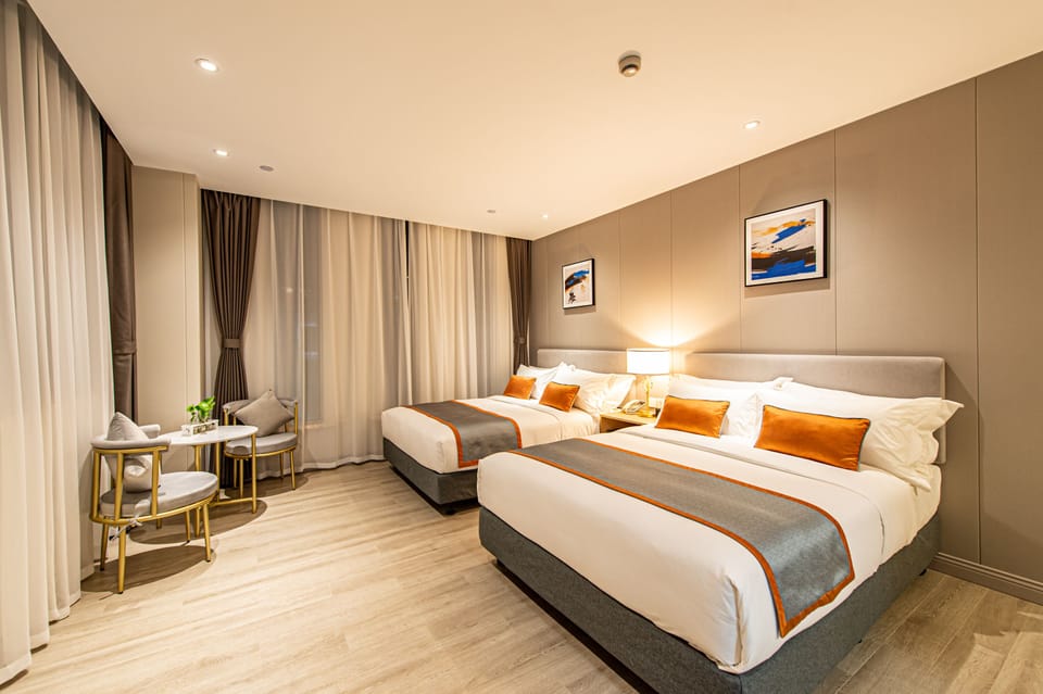 Family Room | Desk, blackout drapes, free cribs/infant beds, free WiFi