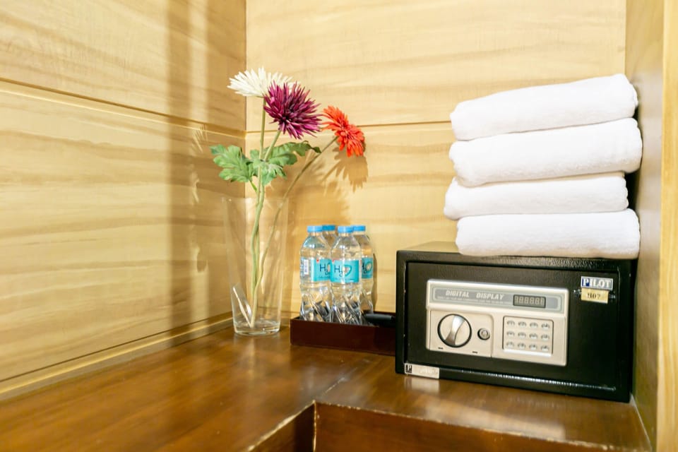 Family Room, Shared Bathroom | In-room safe, free WiFi, bed sheets