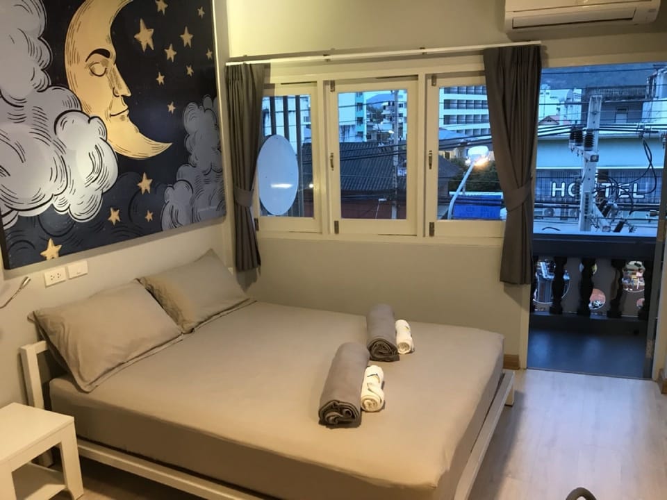 Double or Twin Room, 1 Queen Bed, Non Smoking, Shared Bathroom | Free WiFi