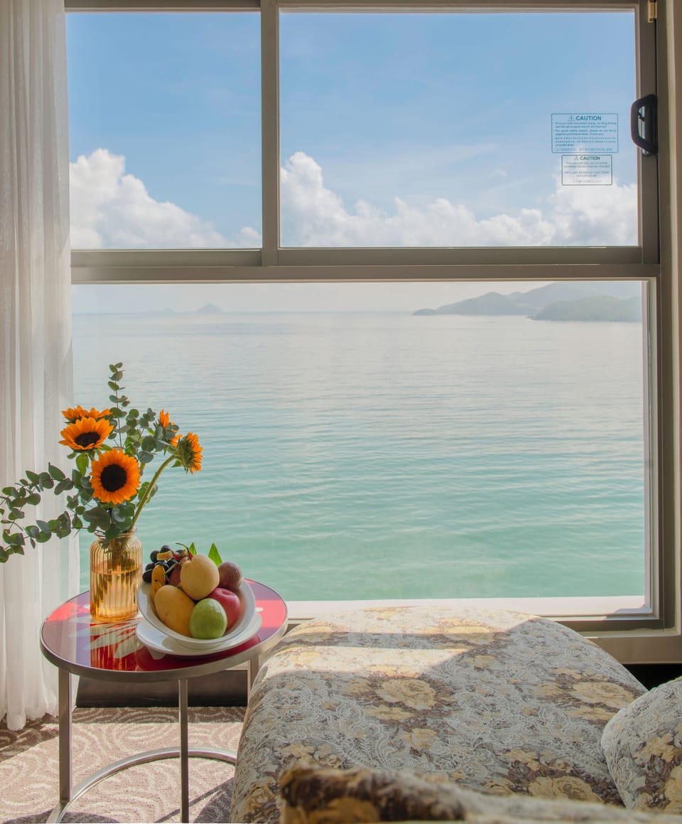 Junior Suite - King | Premium bedding, minibar, in-room safe, desk