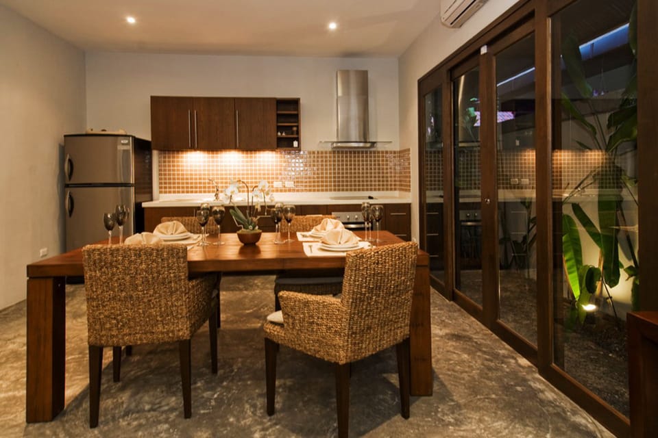 2 Bedroom Villa | Private kitchen | Full-size fridge, microwave, oven, stovetop