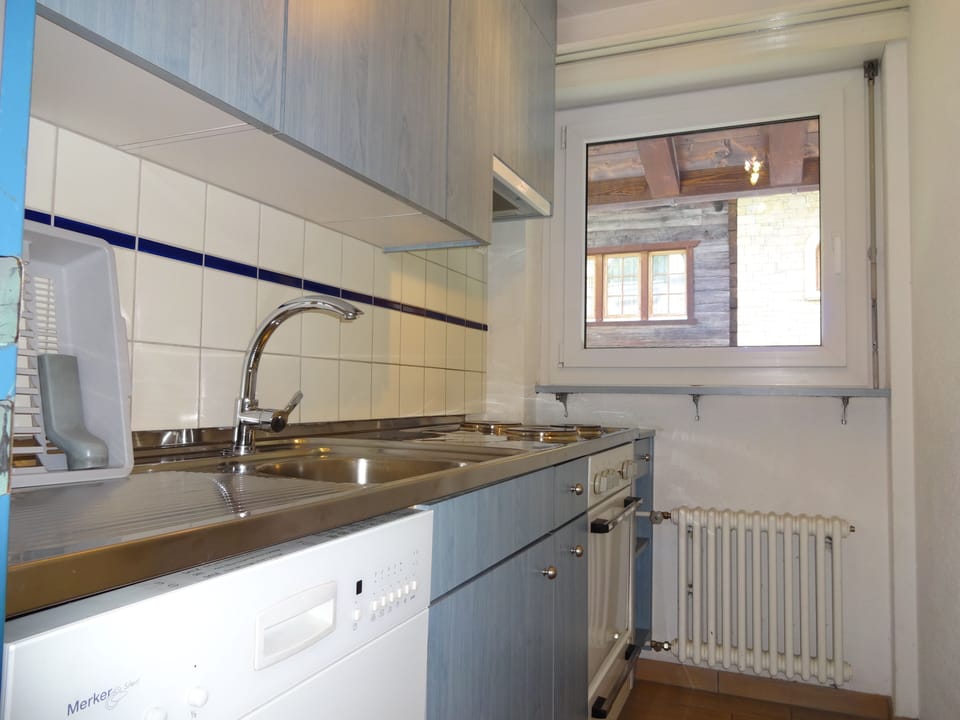 Comfort Apartment, Balcony (4 beds) | Private kitchen | Fridge, coffee/tea maker, electric kettle, spices