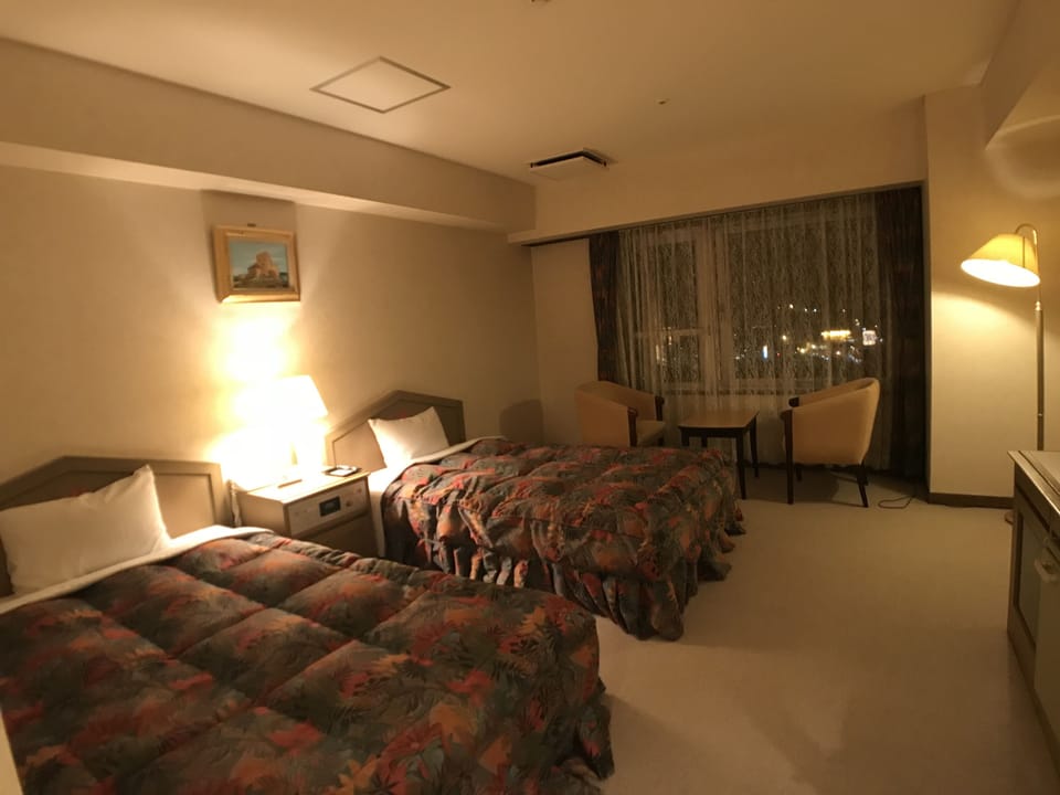 Twin Room, Smoking | Desk, WiFi (free), bed sheets