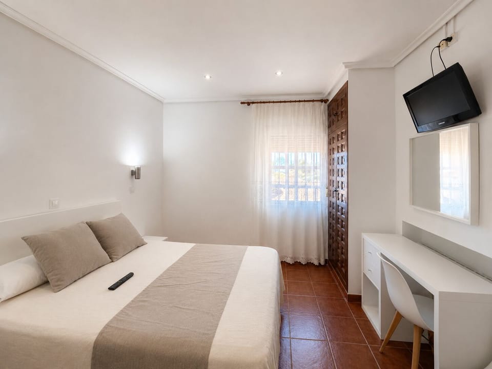 Hostal Bellas Hostel in Ávila‎