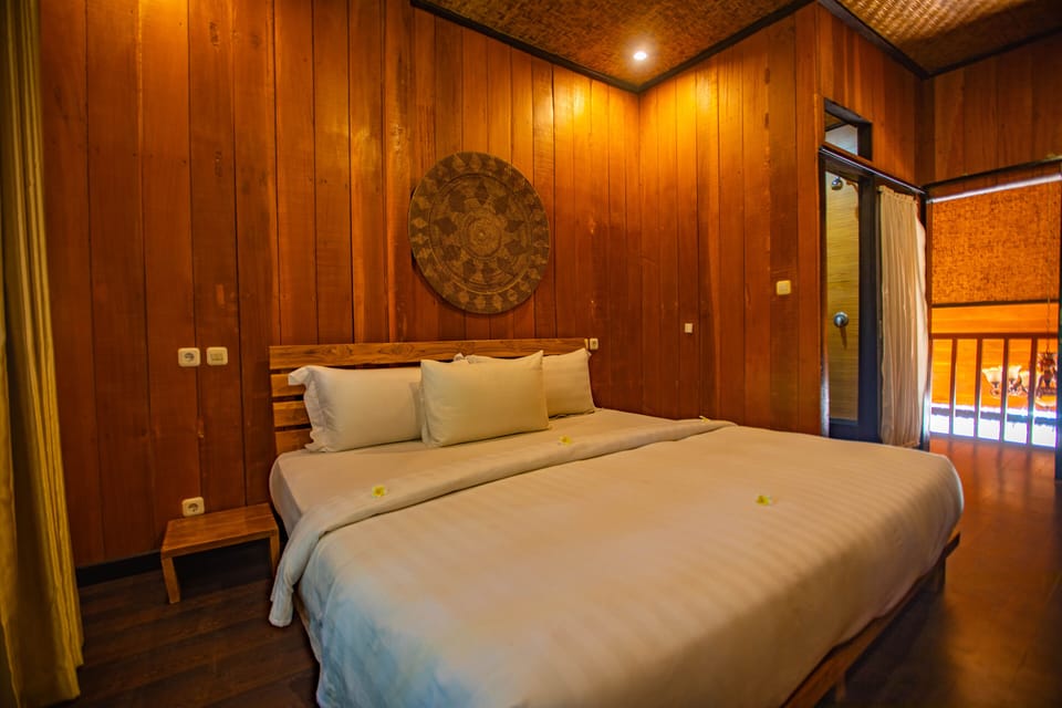 Lumbung Room | Desk, WiFi (free), bed sheets