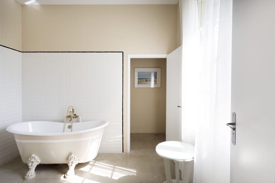 Superior Double Room, Park View | Bathroom | Combined shower/tub, deep soaking tub, free toiletries, hair dryer