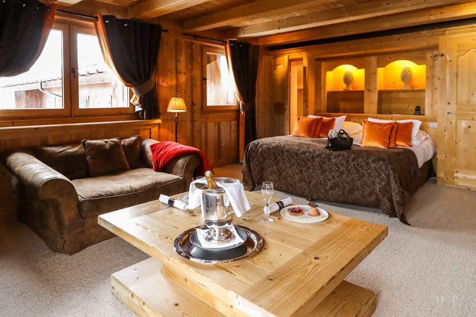 Luxury Room | Premium bedding, minibar, in-room safe, individually decorated
