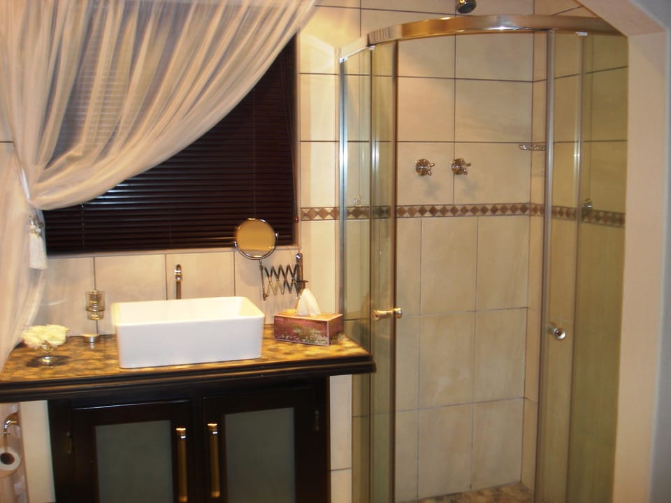 Luxury Twin or King | Bathroom shower