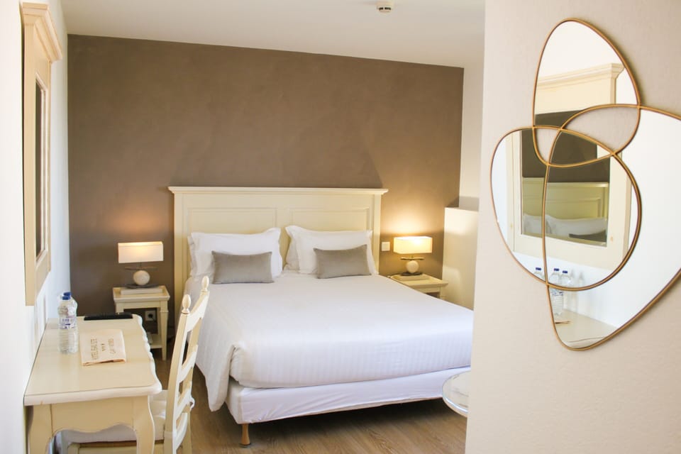 Superior Double Room | In-room safe, desk, soundproofing, free WiFi