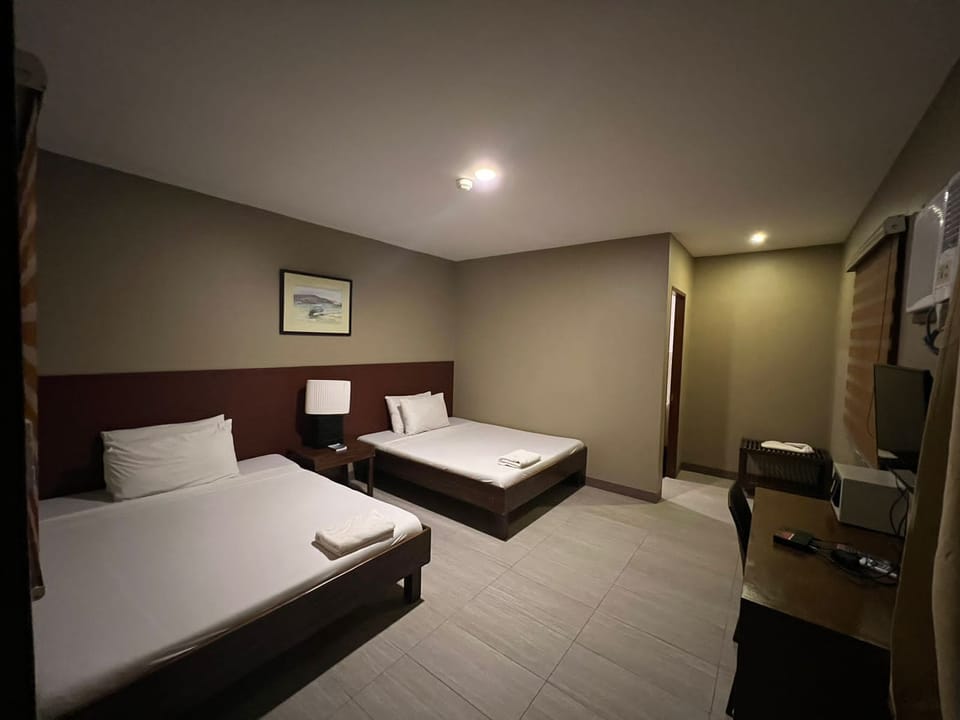 Deluxe Double Room, 2 Double Beds, Partial Sea View | Desk, laptop workspace, free WiFi, bed sheets