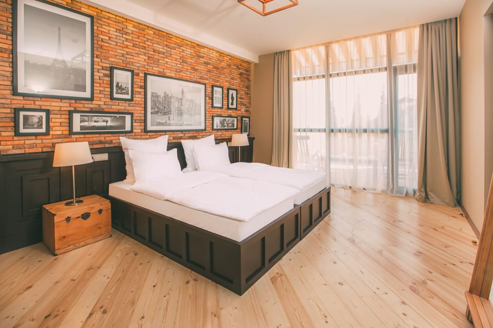 Deluxe Double or Twin Room | Premium bedding, minibar, in-room safe, desk
