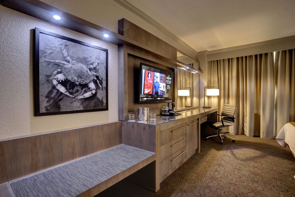 Premium bedding, in-room safe, desk, laptop workspace