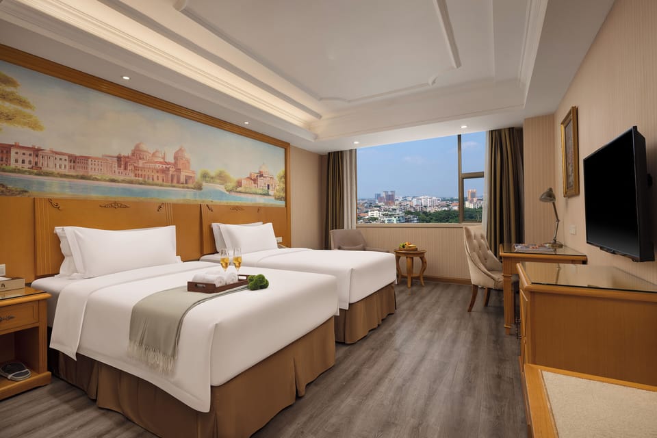 Business Twin Room | Premium bedding, in-room safe, desk, blackout drapes