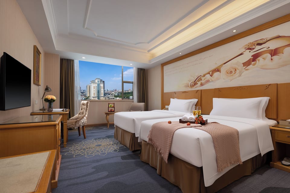 Business Twin Room | Premium bedding, in-room safe, desk, blackout drapes