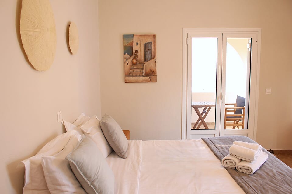 Superior Double Room, 1 King Bed, Balcony, Sea View | Premium bedding, memory foam beds, in-room safe, individually decorated