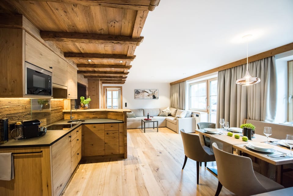 Apartment, 2 Bedrooms (2 Doppelbetten, up to 6 ppl.) | Private kitchen | Full-size fridge, microwave, stovetop, dishwasher