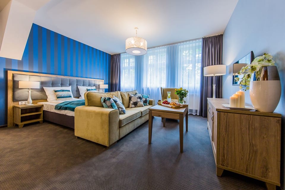 Deluxe Double or Twin Room, Park View | In-room safe, desk, iron/ironing board, cribs/infant beds