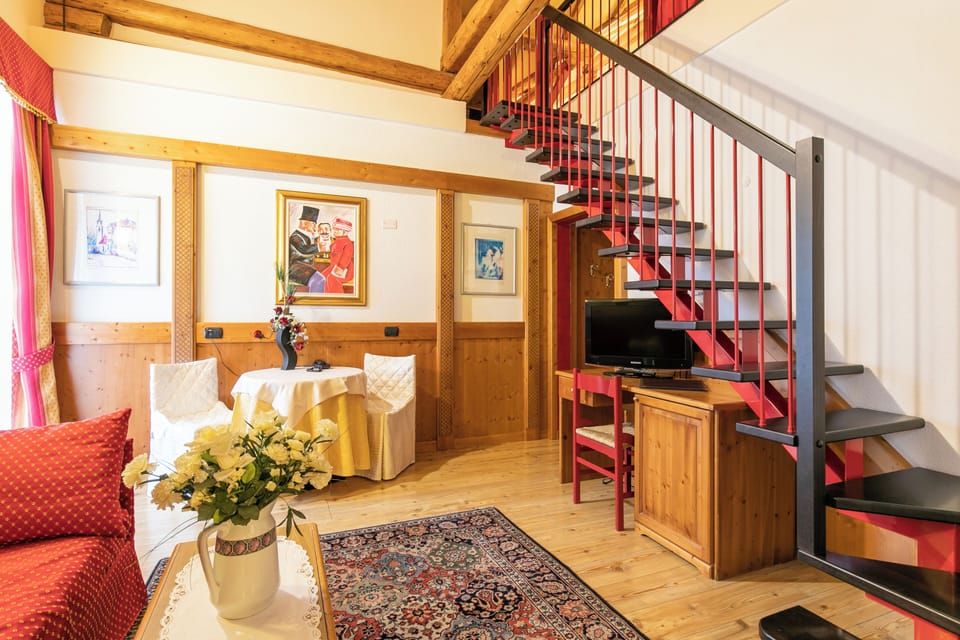Family Suite, 2 Bedrooms | Minibar, in-room safe, desk, cribs (surcharge)