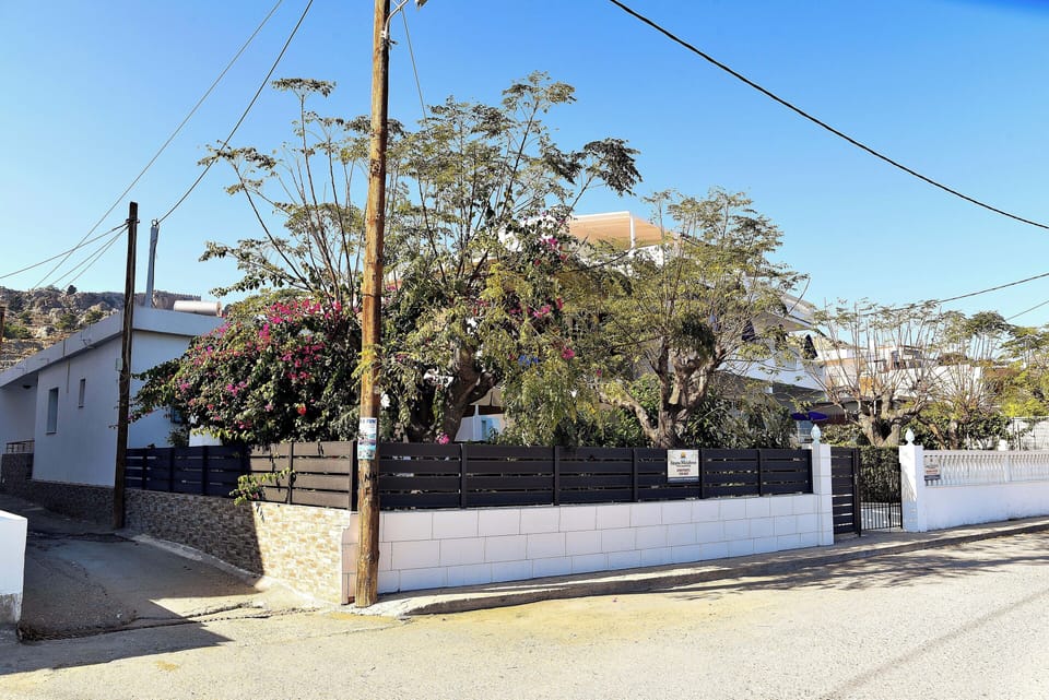 House, 2 Bedrooms, Sea View, Garden (Melathron 1) | Individually decorated, iron/ironing board, free WiFi, bed sheets