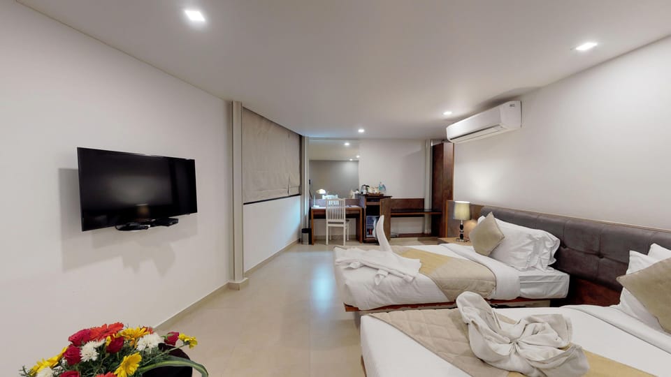 1 bedroom, minibar, in-room safe, desk