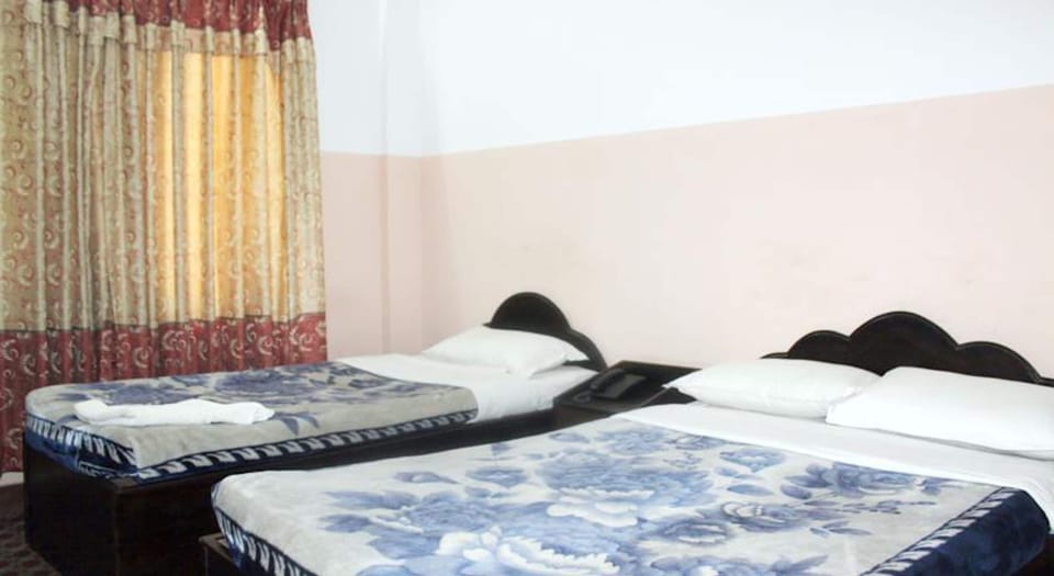 Standard Double or Twin Room | In-room safe, desk, iron/ironing board, free WiFi