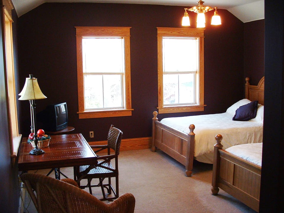 Sandpiper Room | Iron/ironing board, free WiFi, bed sheets