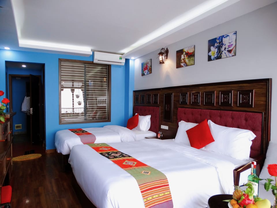 Desk, blackout drapes, free WiFi, bed sheets