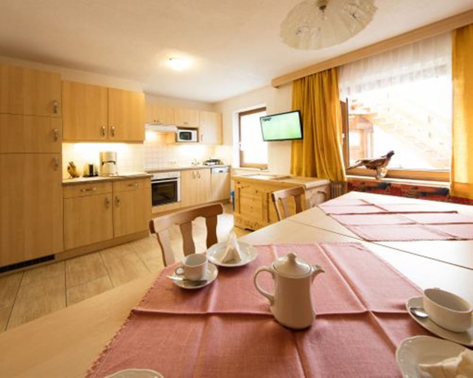 Comfort Apartment, 2 Bedrooms, Balcony, Mountain View (Kaiserberg, plus 30€ cleaning fee) | Living area | Flat-screen TV