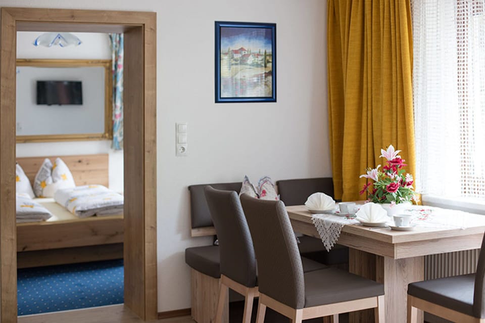 Comfort Apartment, 2 Bedrooms, Balcony, Mountain View (Söldenkogel, plus 30€ cleaning fee) | Living area | Flat-screen TV