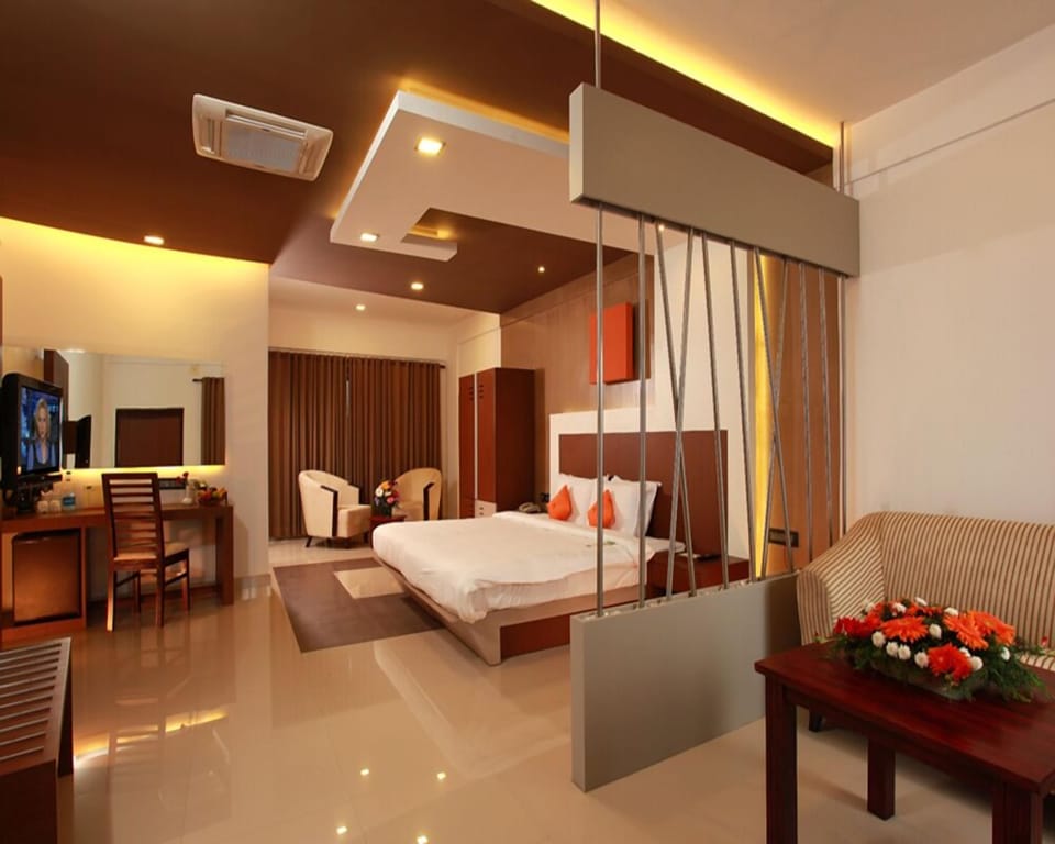 Suite Room | 1 bedroom, premium bedding, in-room safe, desk