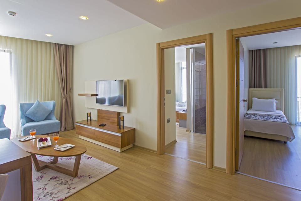 Luxury Suite, 2 Bedrooms, City View | View from room