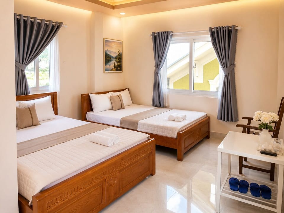 Family Room | Premium bedding, memory foam beds, minibar, desk