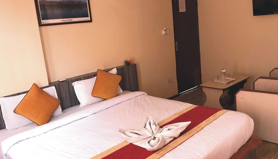 Standard Room, 1 Bedroom | In-room safe, desk, soundproofing, rollaway beds