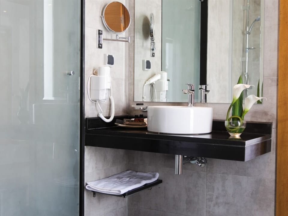 Suite, Private Bathroom | Bathroom