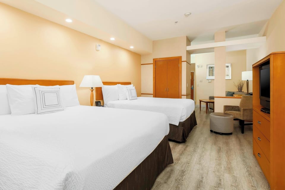 Studio, Multiple Beds | Premium bedding, pillowtop beds, in-room safe, desk