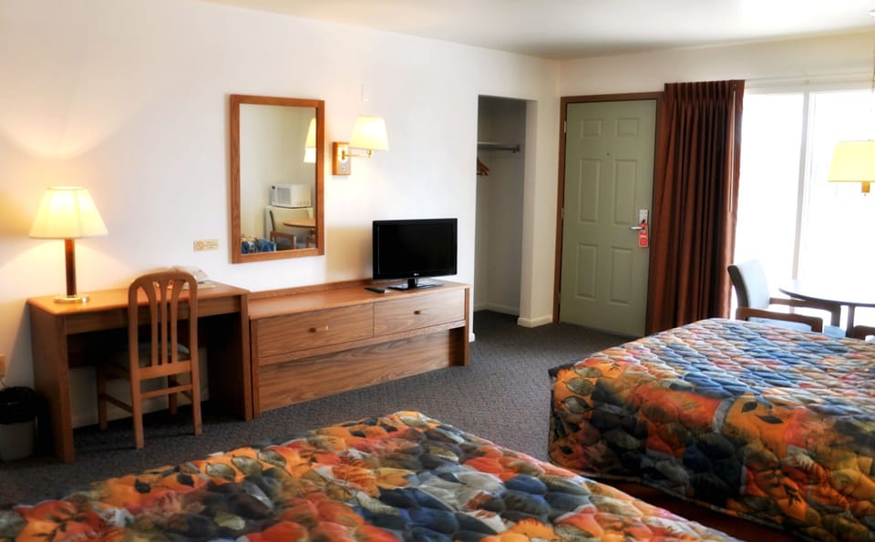 Standard Double Room | Desk, blackout drapes, iron/ironing board, free WiFi