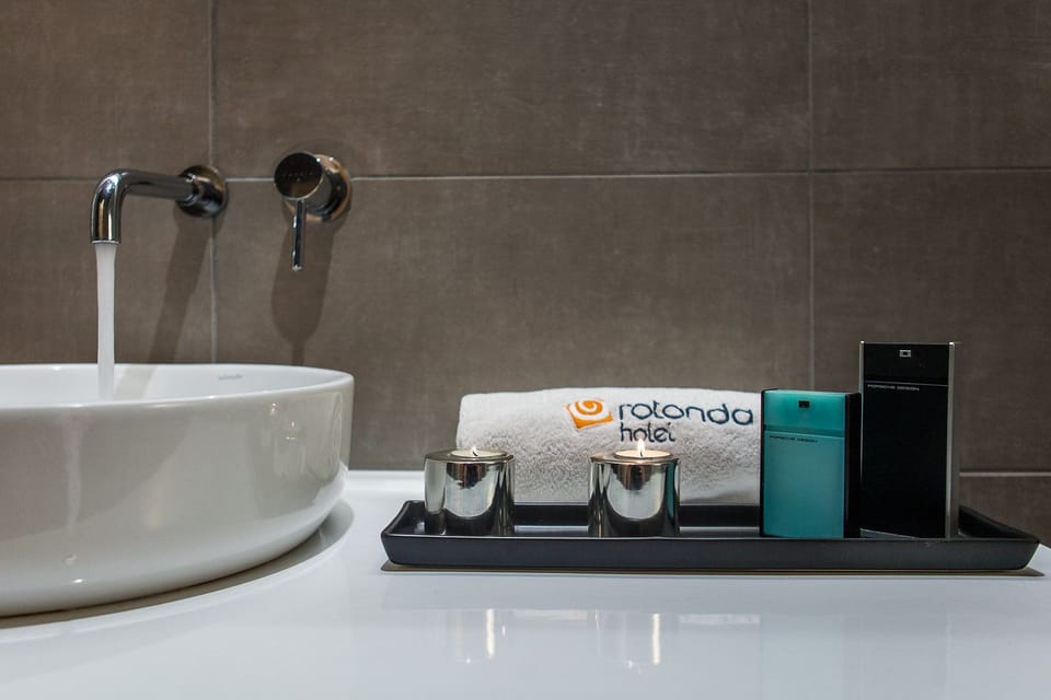 Bathroom sink
