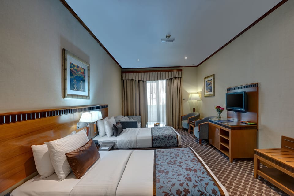 Premium bedding, in-room safe, desk, laptop workspace