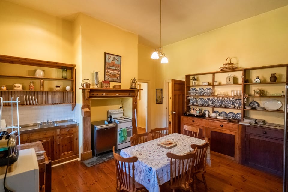 Classic Apartment, 3 Bedrooms, Garden Area | Private kitchen | Full-size fridge, microwave, oven, stovetop