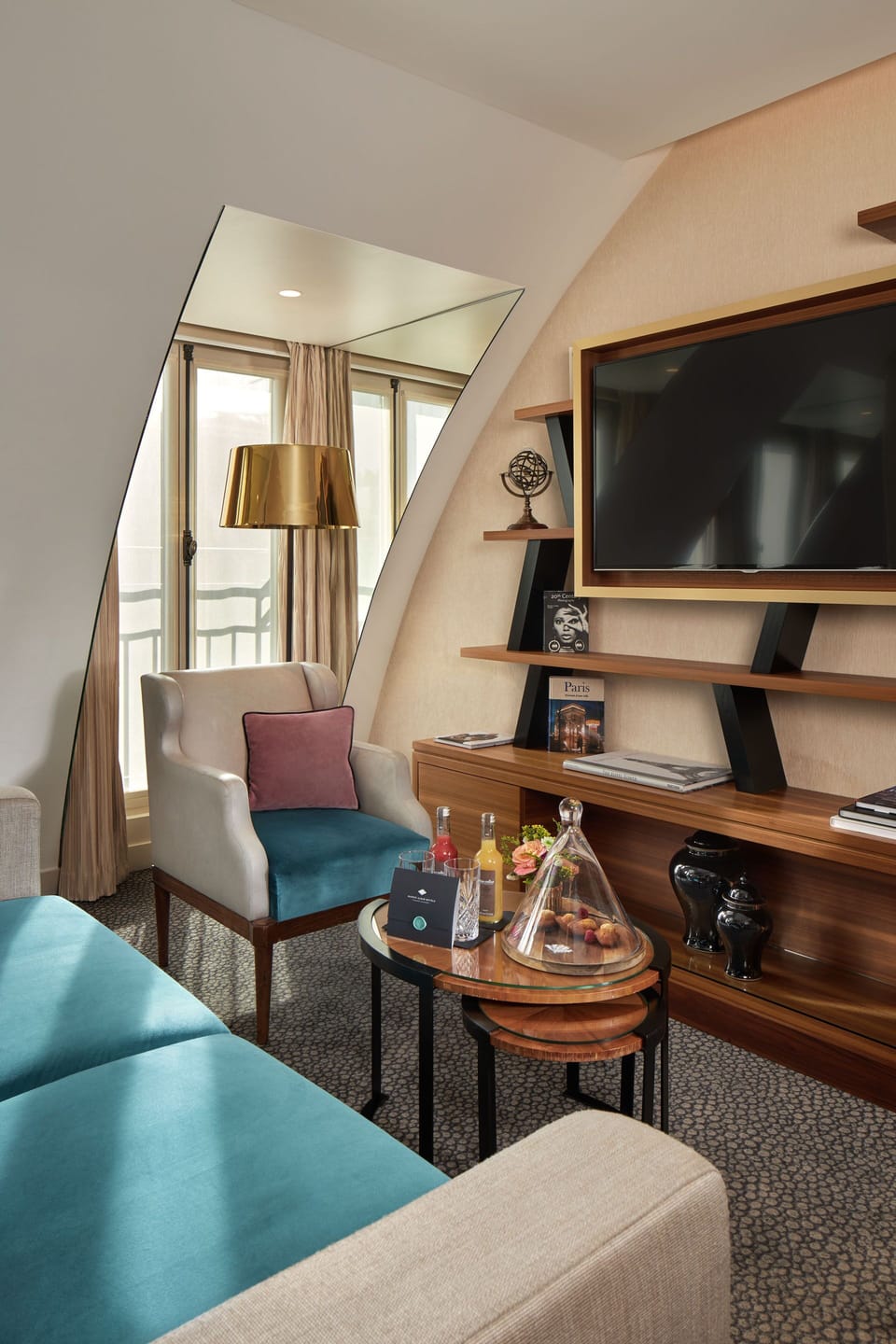Junior Suite | Living area | 32-inch LCD TV with satellite channels, TV, tablet