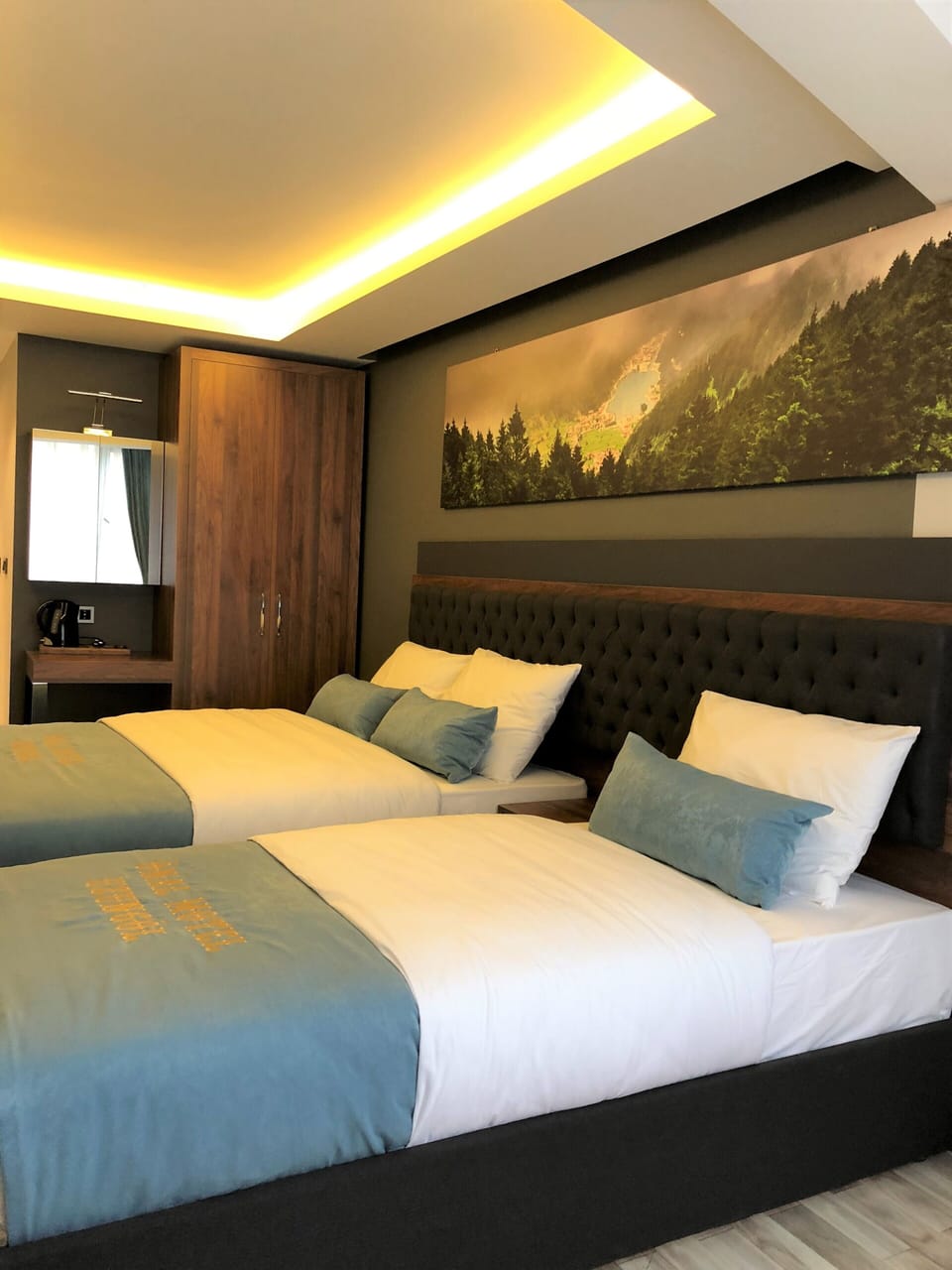 Comfort Triple Room with Lake View | Minibar, desk, soundproofing, cribs (free)