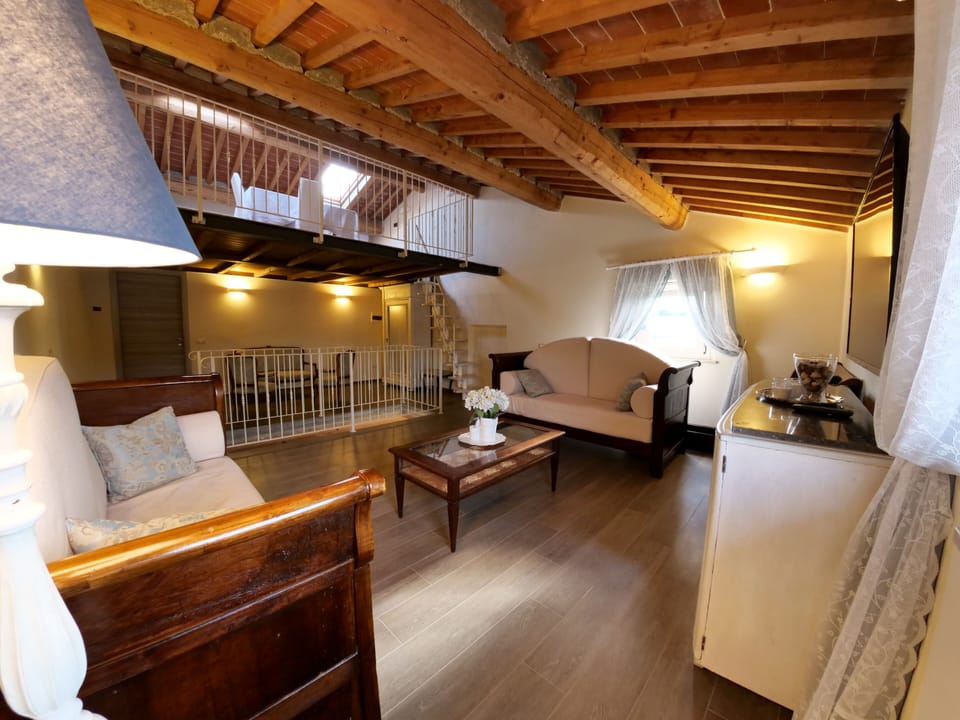 Luxury Suite, Private Bathroom | Minibar, iron/ironing board, cribs (free), WiFi (free)