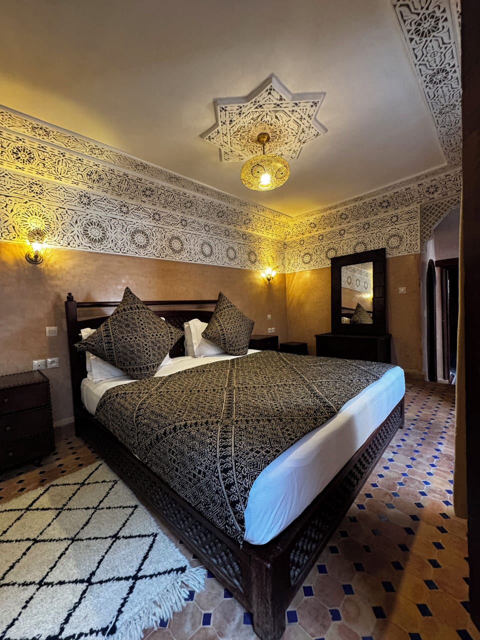 Superior Double Room, 1 Bedroom, Non Smoking, Courtyard View | Minibar, in-room safe, WiFi (free), bed sheets