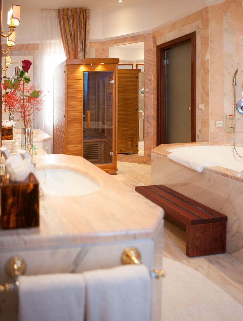 Presidential Suite | Bathroom | Deep soaking tub, free toiletries, hair dryer, bathrobes
