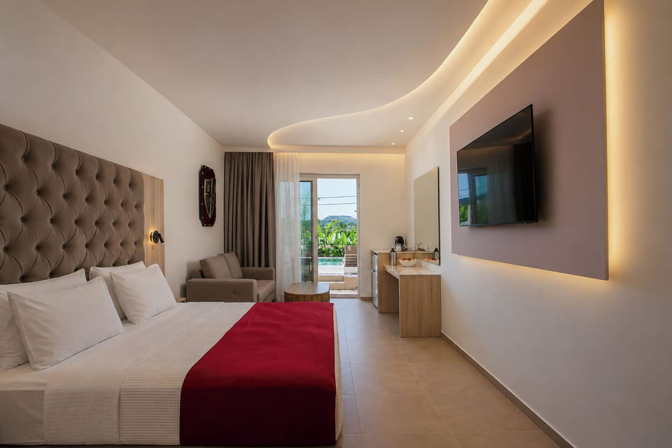 Junior Suite, Private Pool, Pool View | Premium bedding, memory foam beds, in-room safe, soundproofing