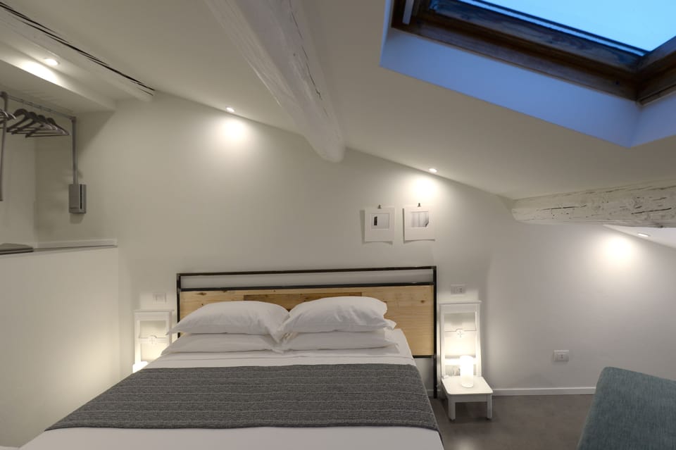 Triple Room | Free WiFi, bed sheets